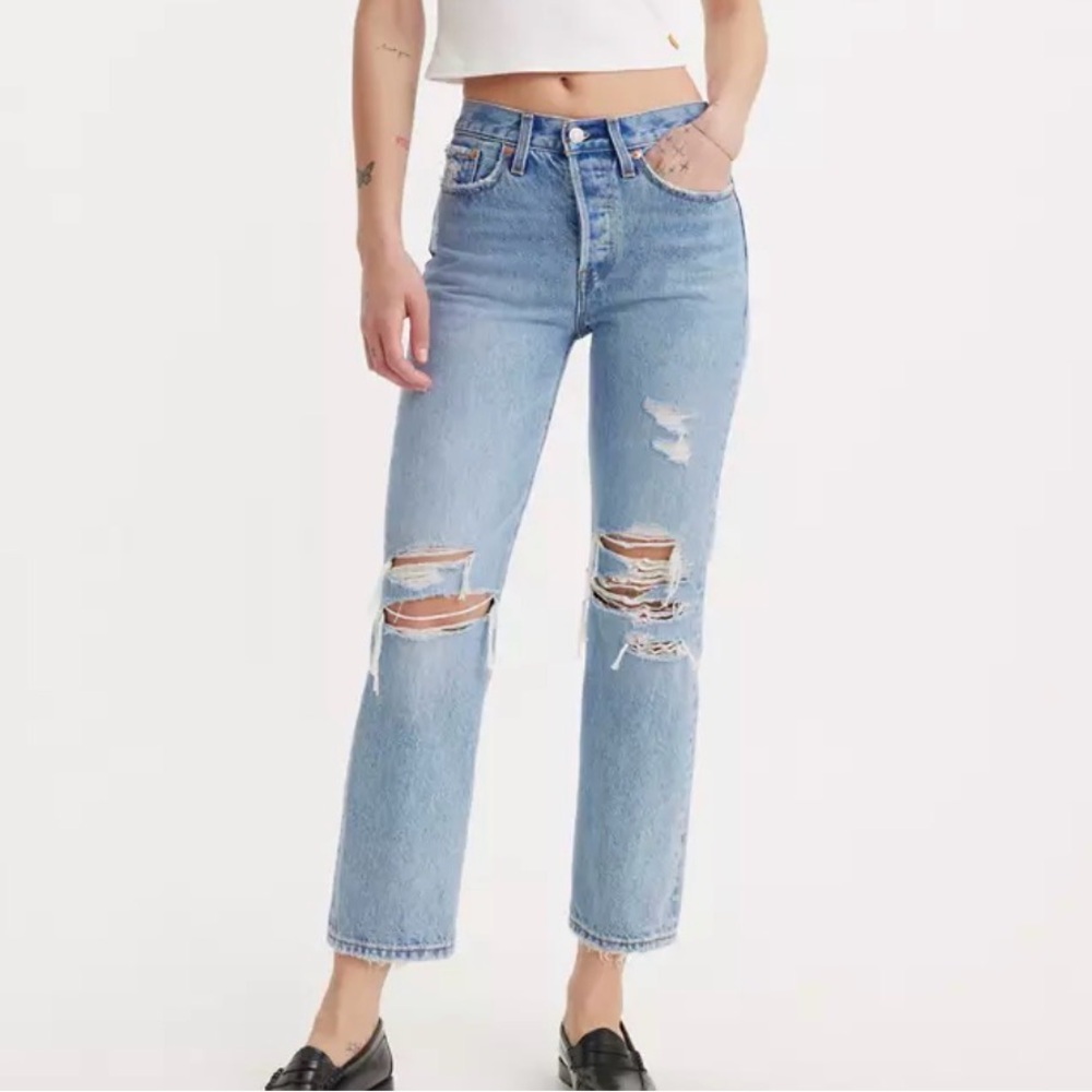 Levi's Classic Blue Denim Jeans - Size 28